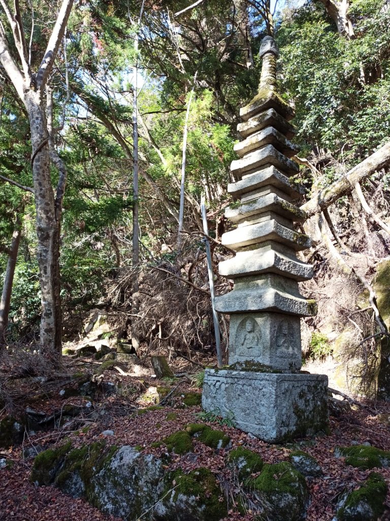 松尾寺九重石塔