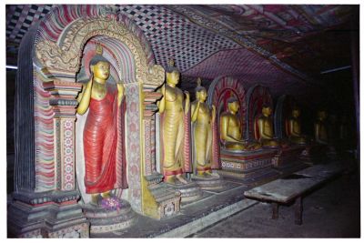 ダンブラ　岩窟寺院